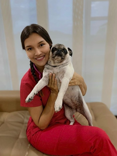 KAREN RIASCOS SANTACRUZ, MEDICA VETERINARIA ZOOTECNISTA
