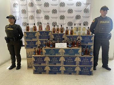Licor incautado por las autoridades 